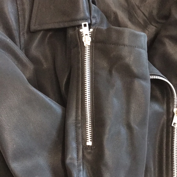 NWOT Girl Gang Black Vegan Leather Jacket with Silver Hardware. Size Medium - Picture 5 of 6